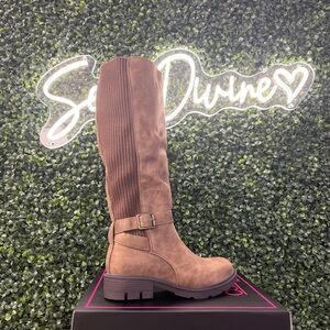 Brown Knee-High Women's Boots